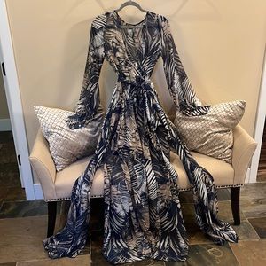 Womens long sleeved blue and tan dress